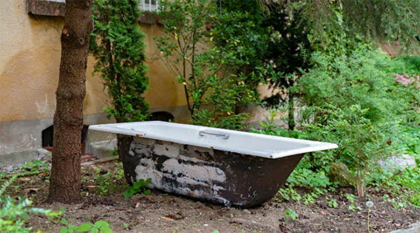 bath tub in a garden